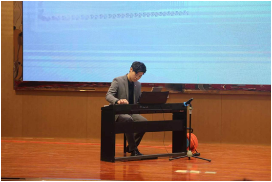 16在实习学校会议厅进行职业教育活动周汇演.png